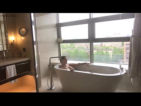 ❤️ Enorme babe die hartstochtelijk haar poesje aftrekt in de badkamer Porno vk at us nl.28films.ru
