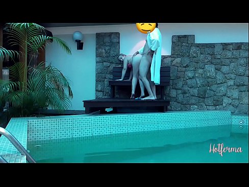 ❤️ Baas nodigt meid uit naar het zwembad, maar kon een hete niet weerstaan Porno vk at us nl.28films.ru